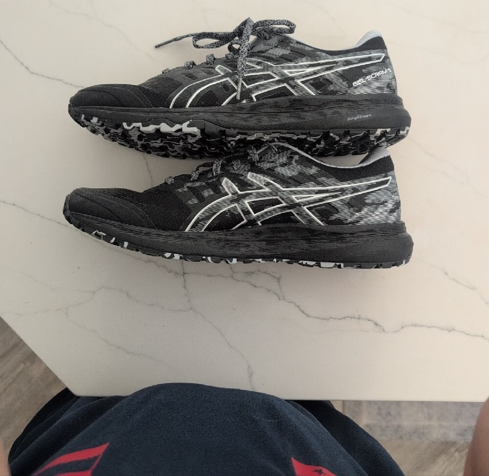 ASICS Men’s Black and Gray Athletic Running Shoes - Picture 3 of 8